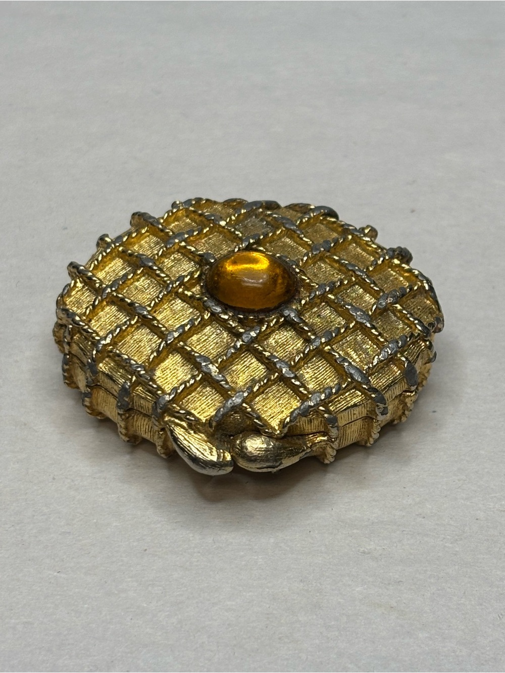 Vintage Houbigant Chantilly Solid Perfume Compact Gold Basketweave (Empty) #6061